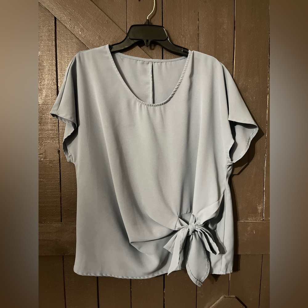Light blue top - Picture 5 of 5